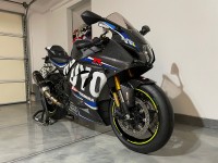 El kit de carenado que compré para mi GSX-R1000R 2022 fue excepcional en calidad, ajuste y apariencia. Desde el momento en que hice mi pedido, durante todo el proceso de pedido e incluso durante el envío, el servicio fue increíble. Cuando recibí mi kit de carenado, inspeccioné cada pieza y todo se veía increíble, con un brillo y brillo increíbles. Al ensamblar las piezas, todo salió como las piezas originales y se montó en mi GSX-R sin problemas. En general, estoy muy impresionado con todo el proceso de pedido de mis carenados personalizados y los recomendaría encarecidamente a cualquiera que quiera mejorar el aspecto de su motocicleta. Qué gran producto y qué gran empresa. - Gracias de nuevo